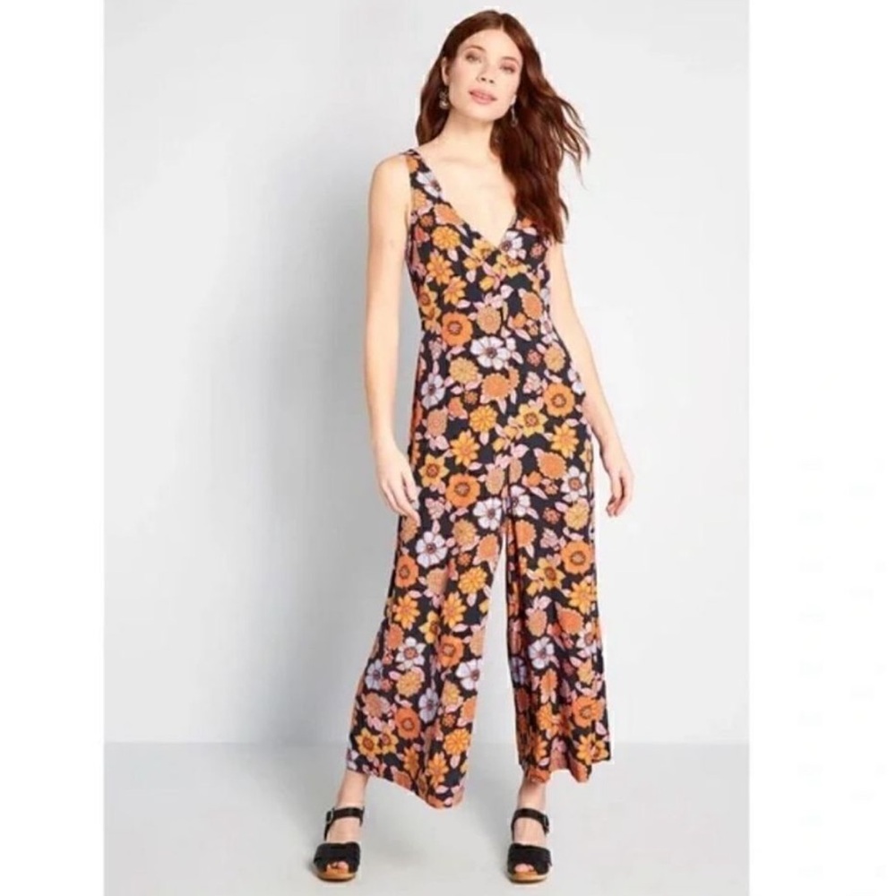 Modcloth Floral V-neck Jumpsuit Women's Medium Retro Boho Festival